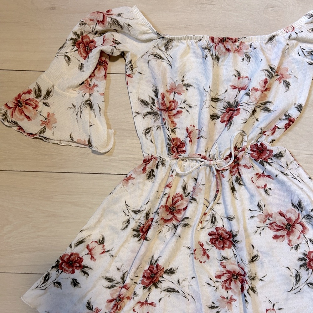 Mini Floral Dress with wide sleeves